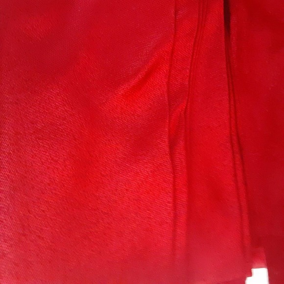 Trim a Home Decorative Round Tablecloth& Topper Red Winter Christmas - Picture 5 of 7